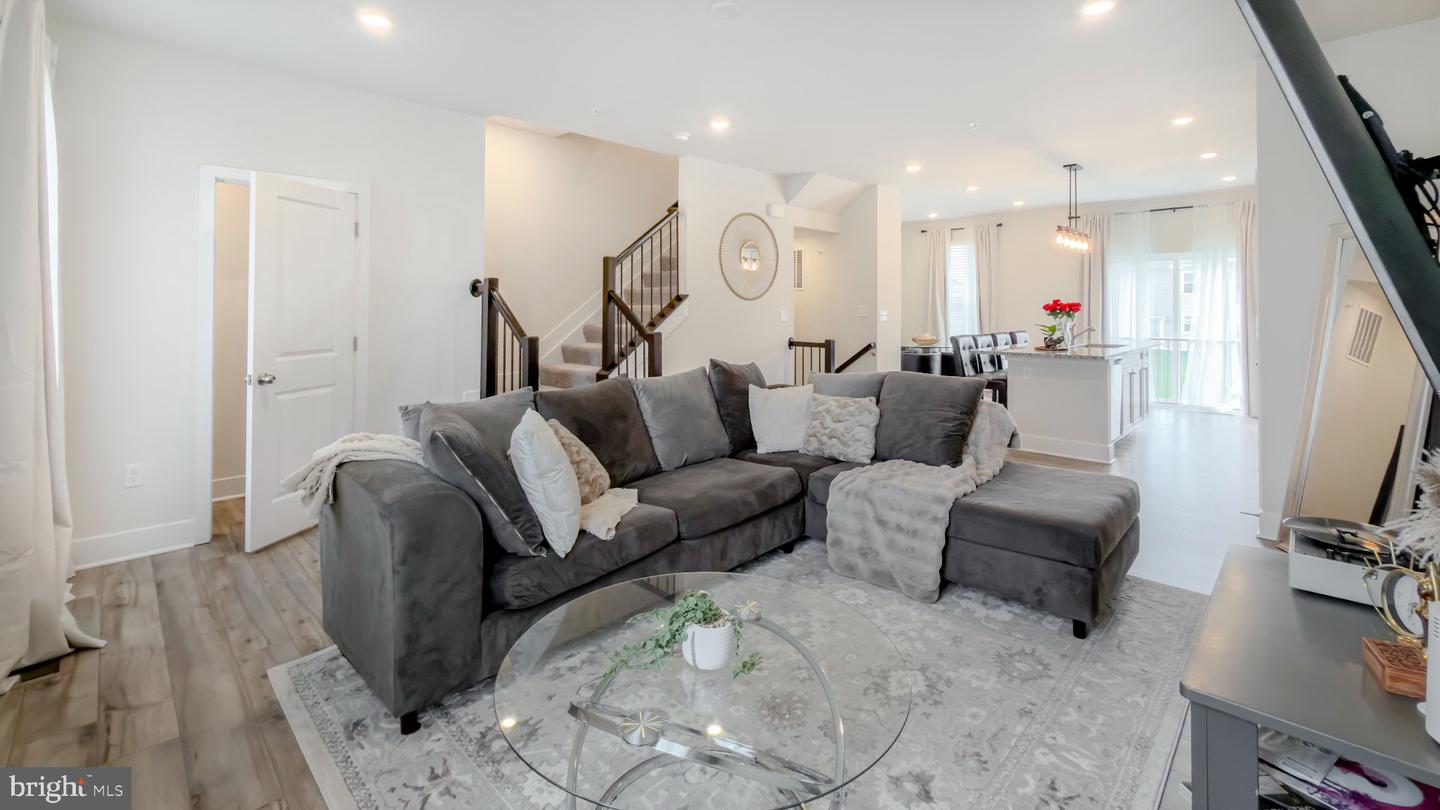 11042 Corvin Pl Property Photo 33