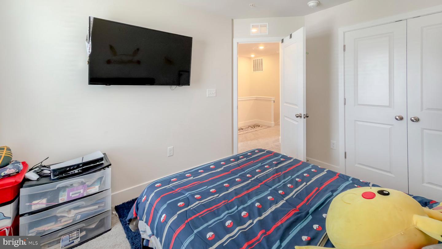 11042 Corvin Pl Property Photo 37