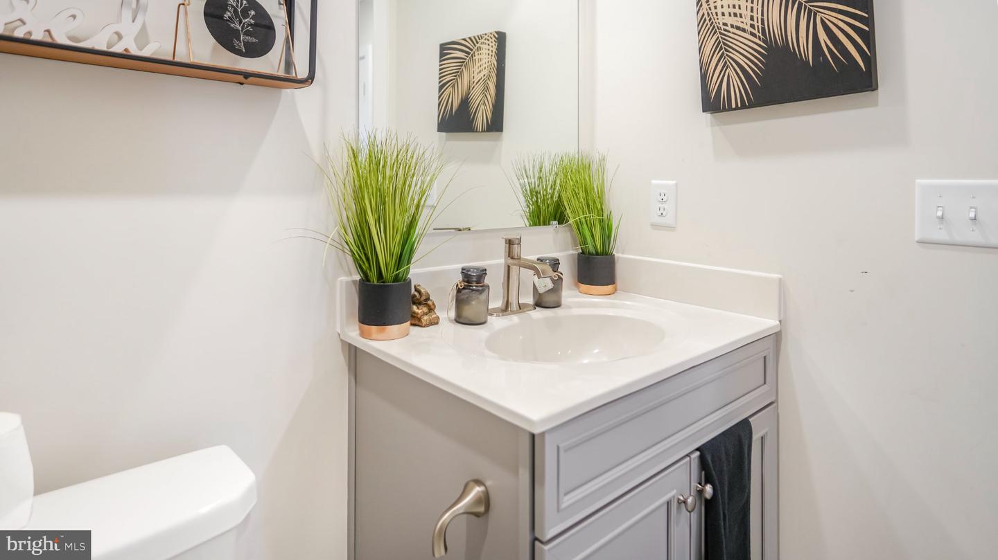 11042 Corvin Pl Property Photo 41
