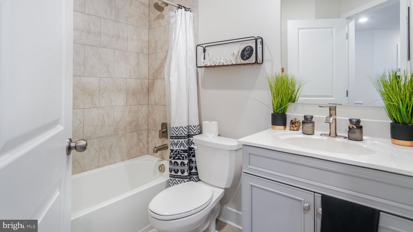 11042 Corvin Pl Property Photo 42