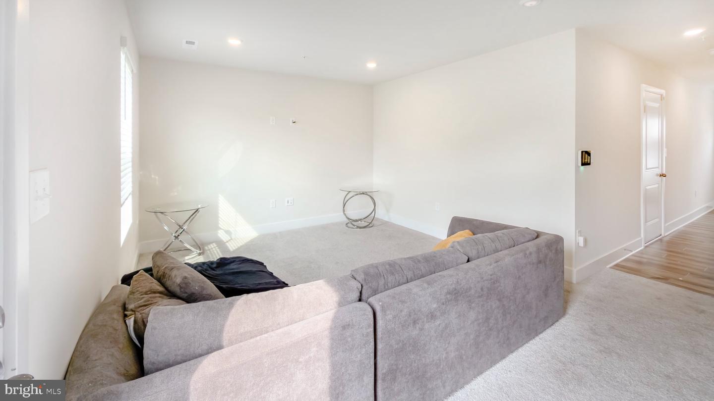 11042 Corvin Pl Property Photo 52
