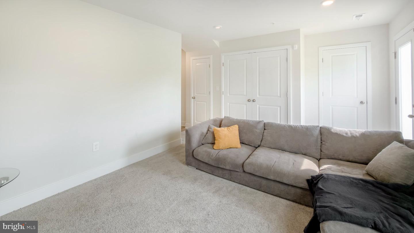 11042 Corvin Pl Property Photo 53