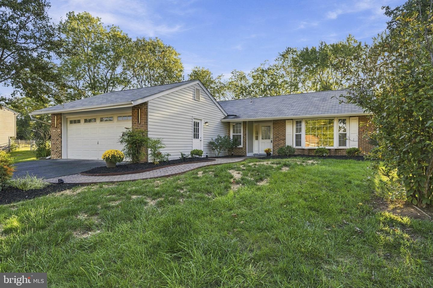 12073 PIERCE RD Property Photo 1