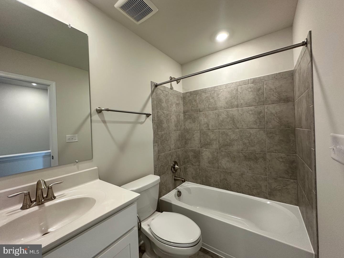 5476 Aberdeen Pl Property Photo 18