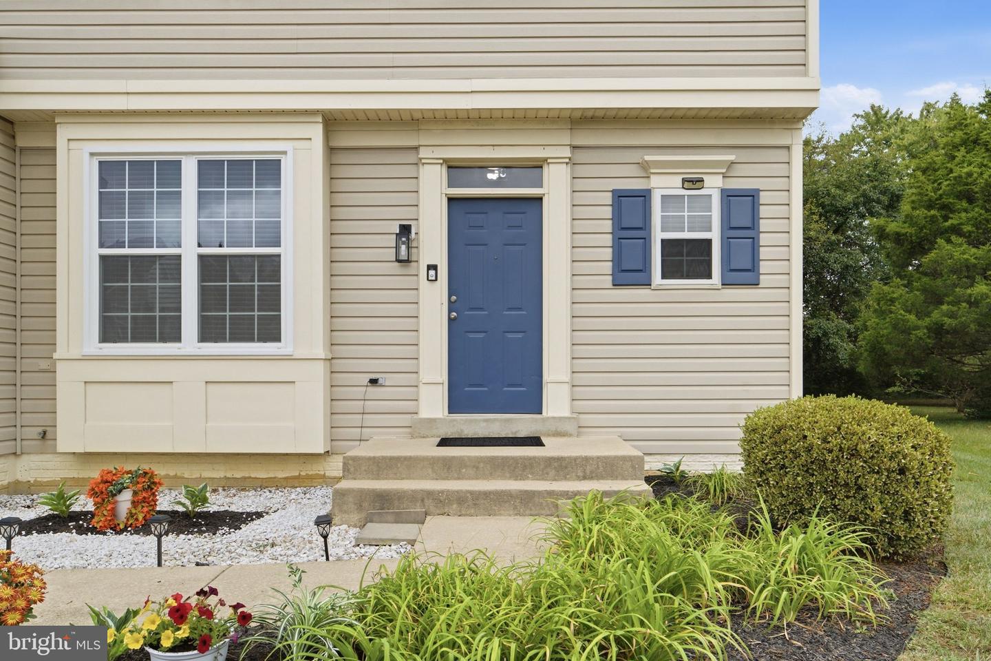 2500 Dowitcher Ct Property Photo 5