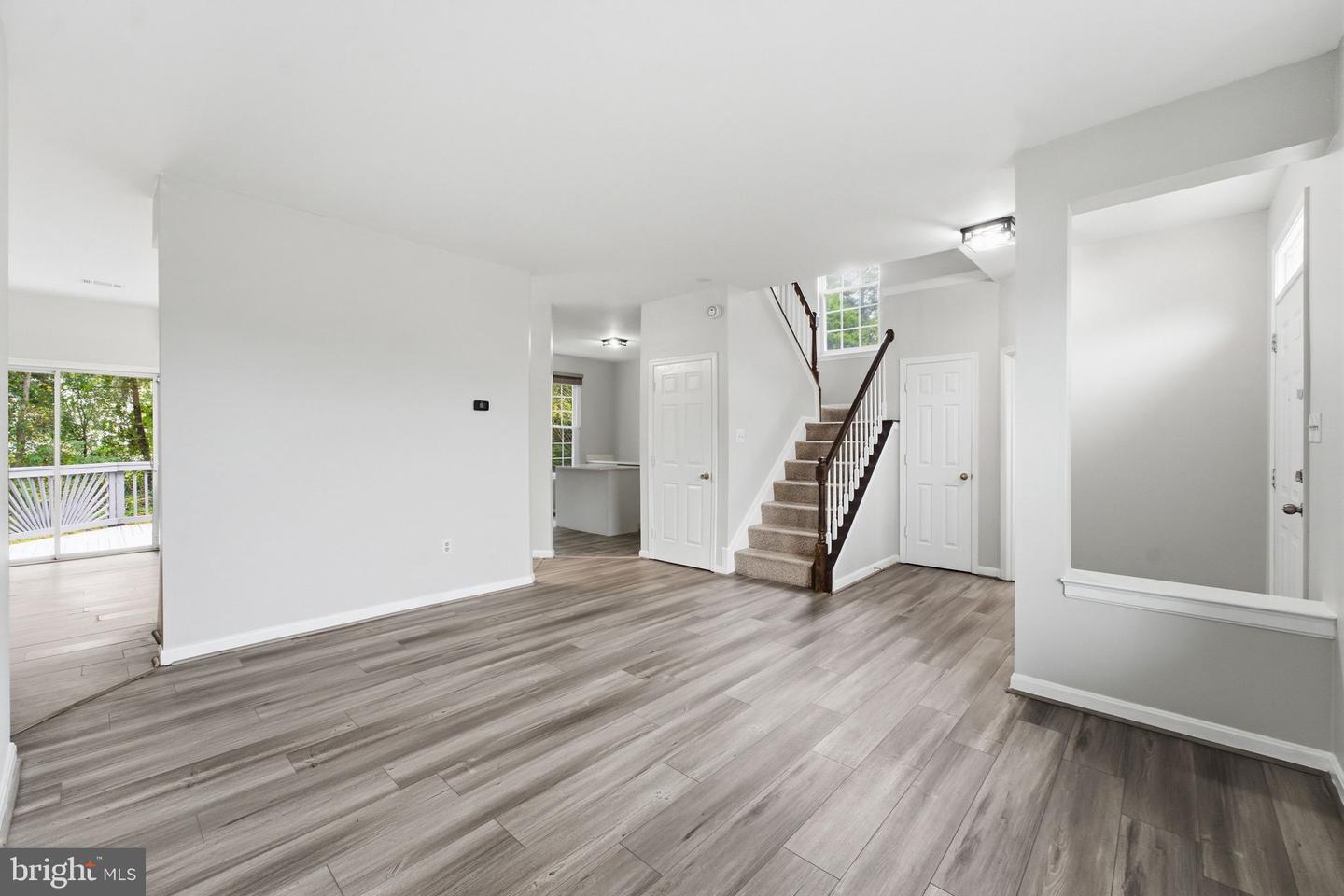 2500 Dowitcher Ct Property Photo 9