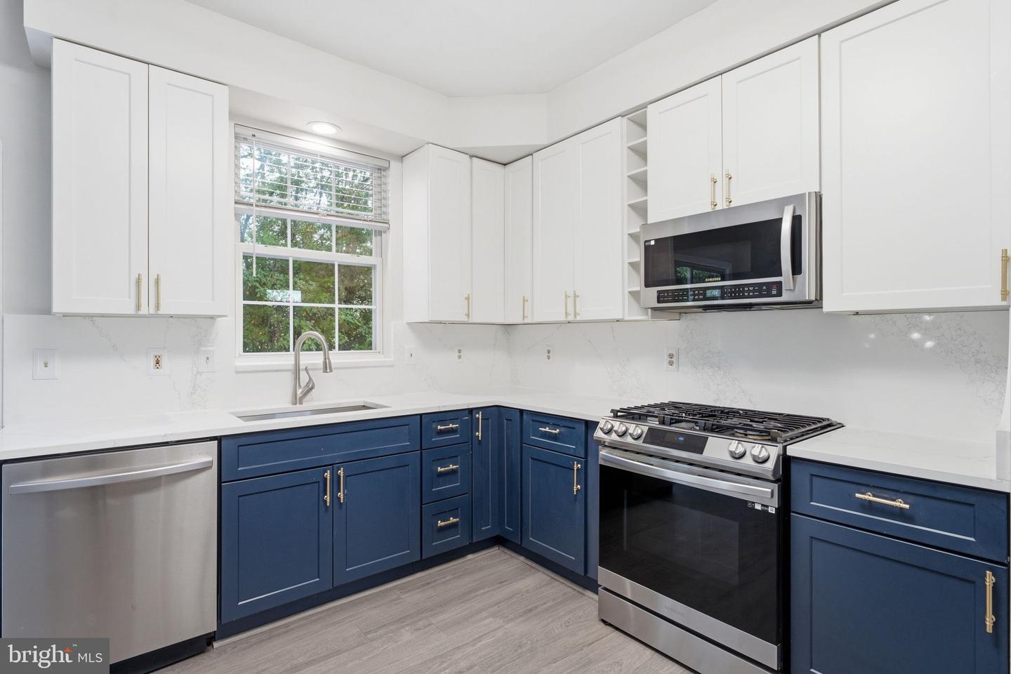 2500 Dowitcher Ct Property Photo 17
