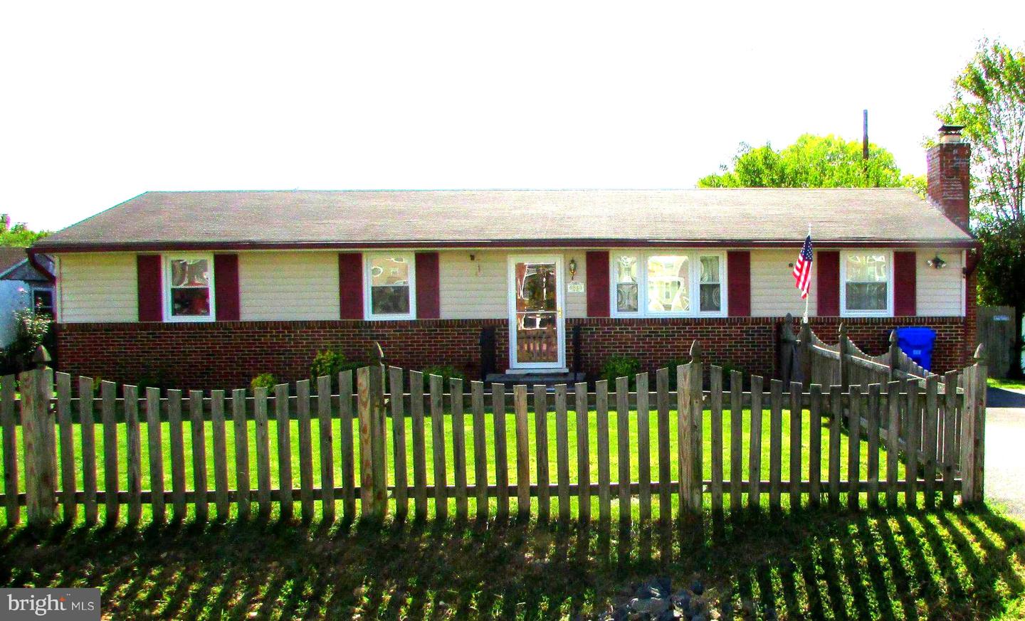 6843 MATTHEWS RD Property Photo 1