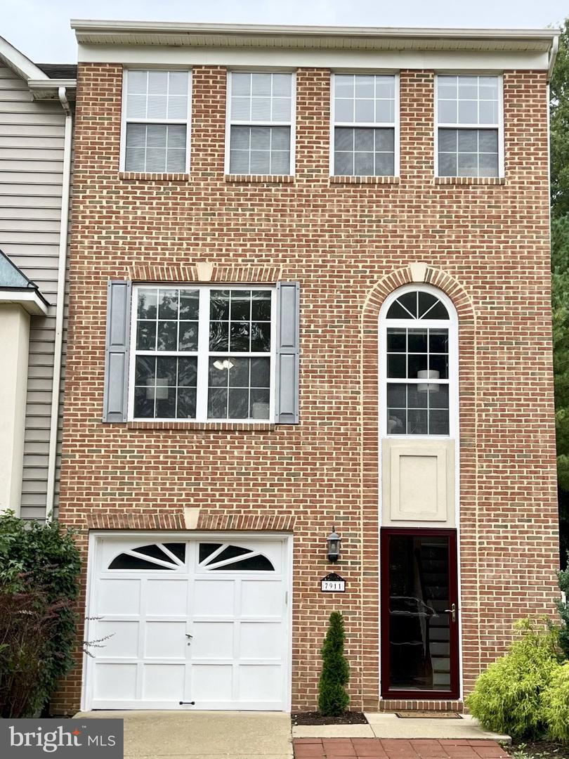 7911 BARCLAY PL Property Photo 1