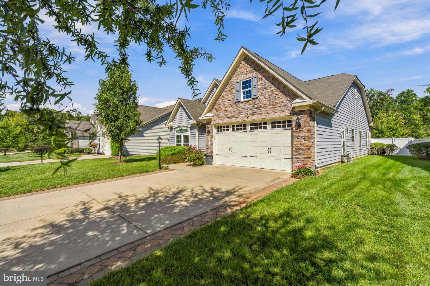10652 Shadow Park Ct Property Photo 3