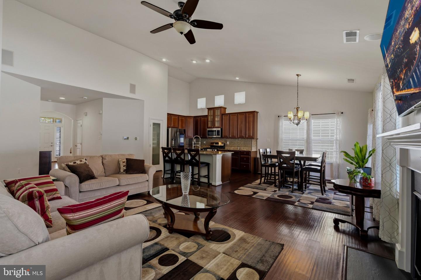 10652 Shadow Park Ct Property Photo 8