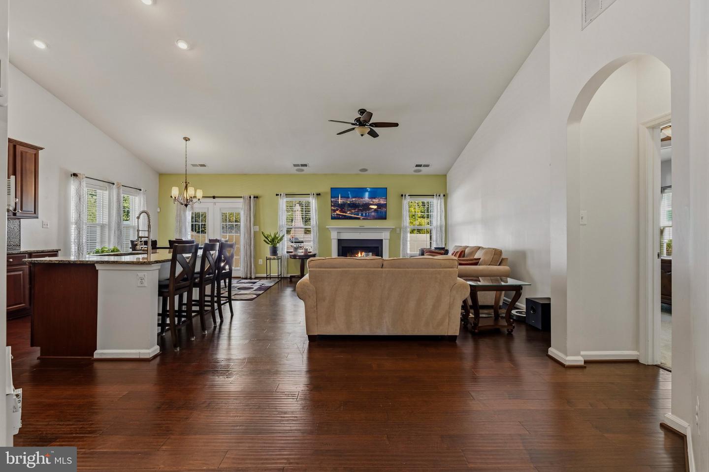 10652 Shadow Park Ct Property Photo 13