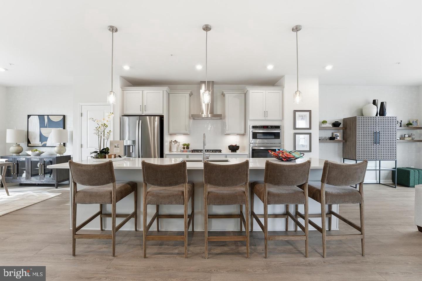 2560 Trelleborg Pl Property Photo 3