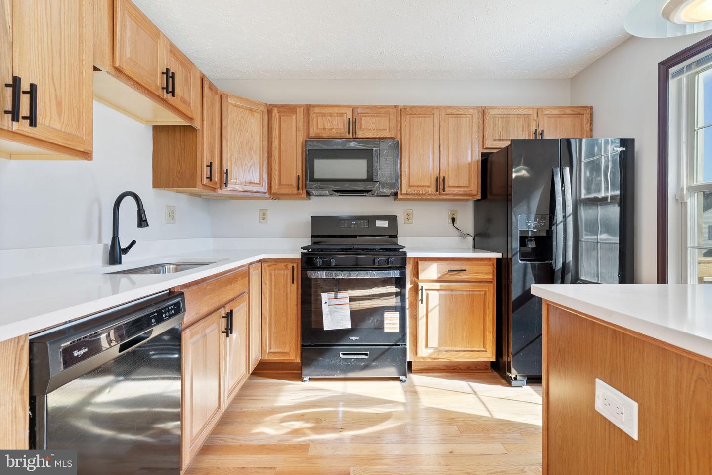 5007 Doctorfish Ct Property Photo 3