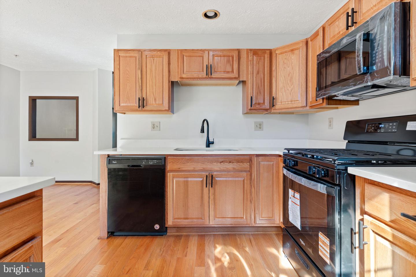 5007 Doctorfish Ct Property Photo 5