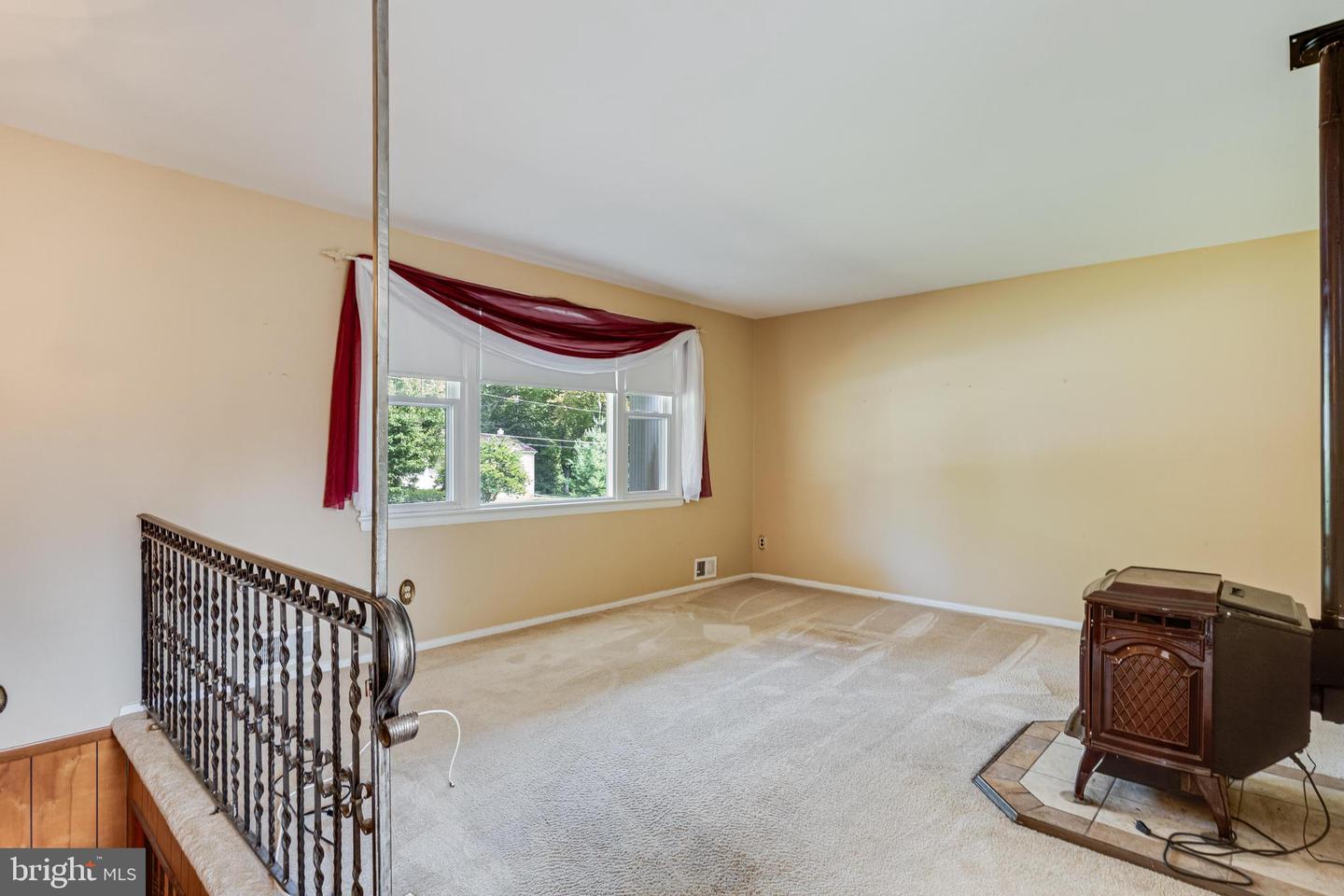 3662 Woodley Rd Property Photo 4
