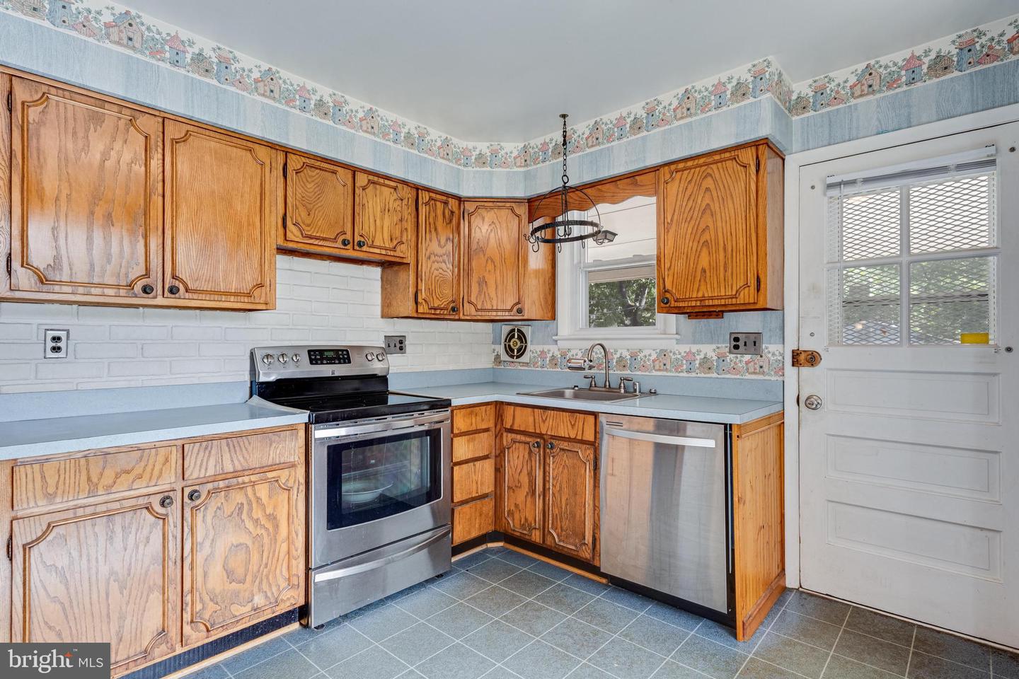 3662 Woodley Rd Property Photo 14