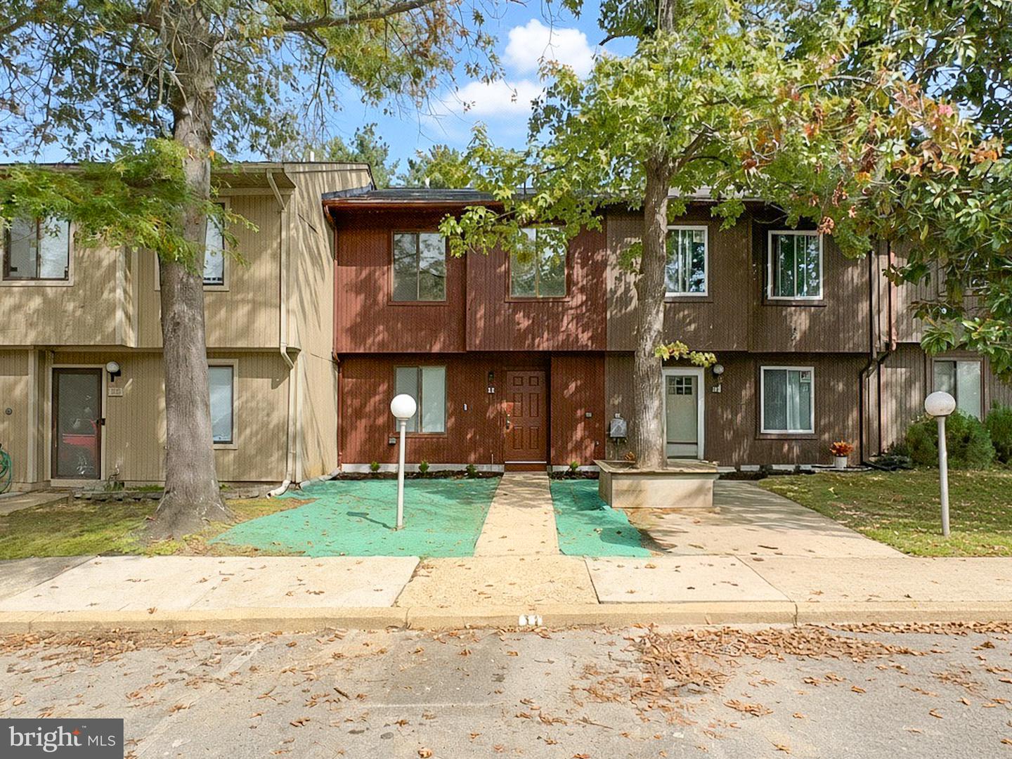 11 KEEPSAKE PL Property Photo 1