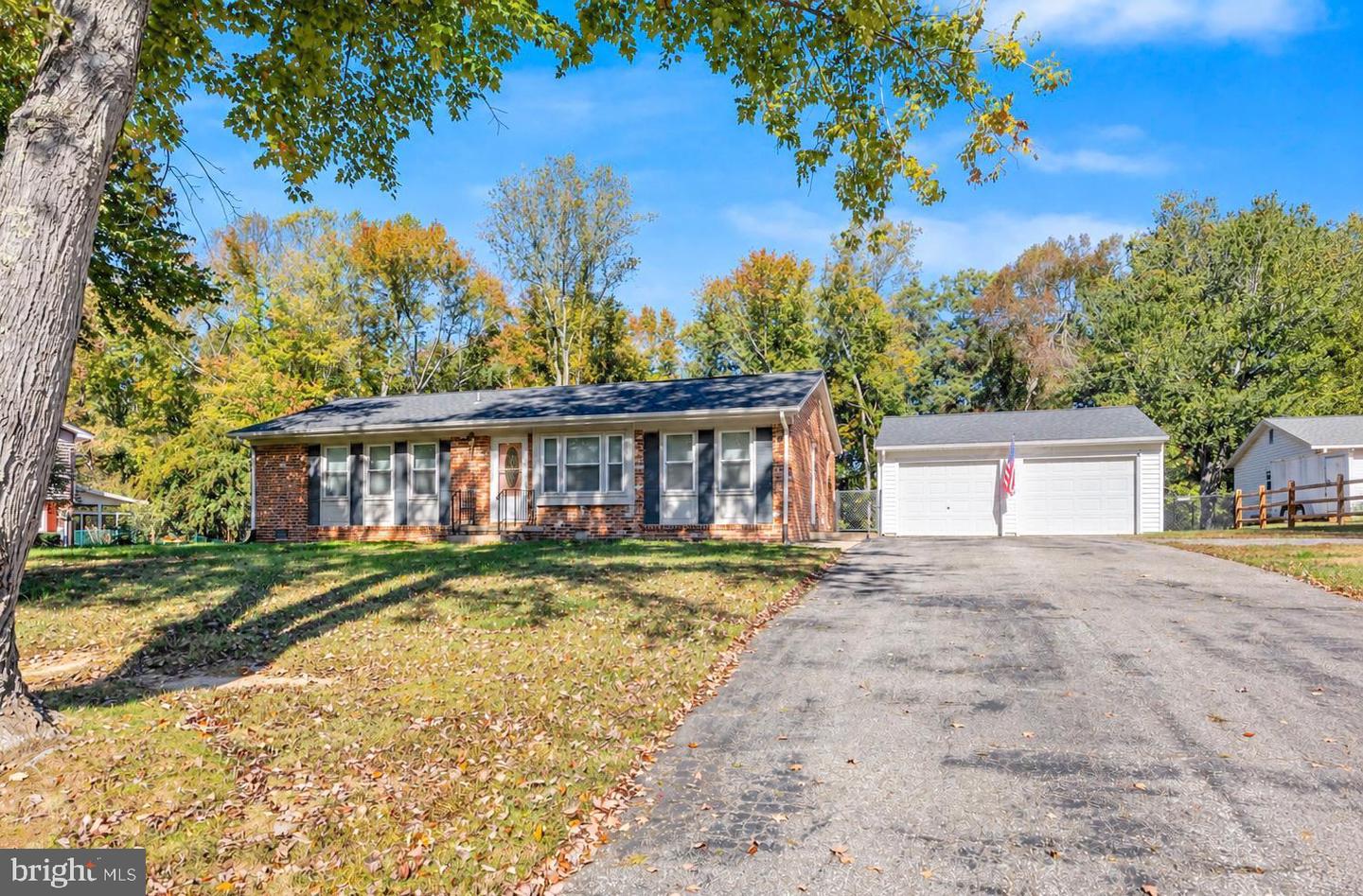 7445 Robin Rd Property Photo 1