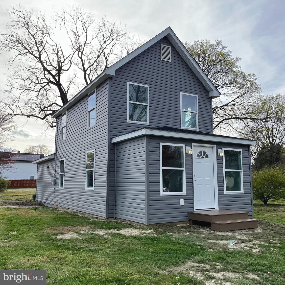 411 Maple Ave Property Photo