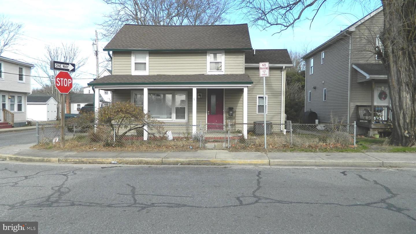 501 Lincoln St Property Photo 1
