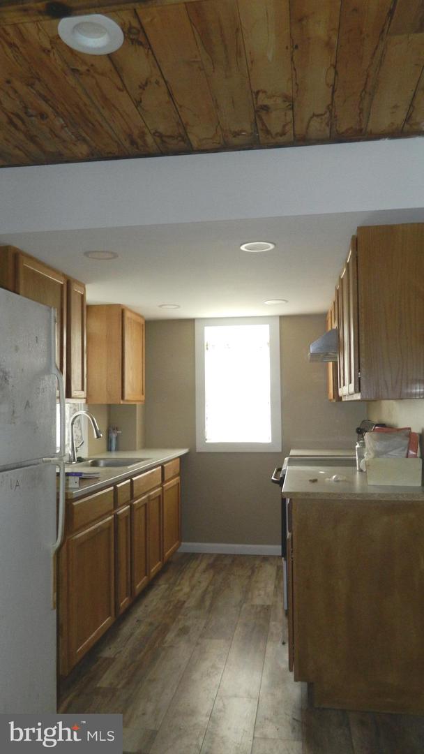 501 Lincoln St Property Photo 12