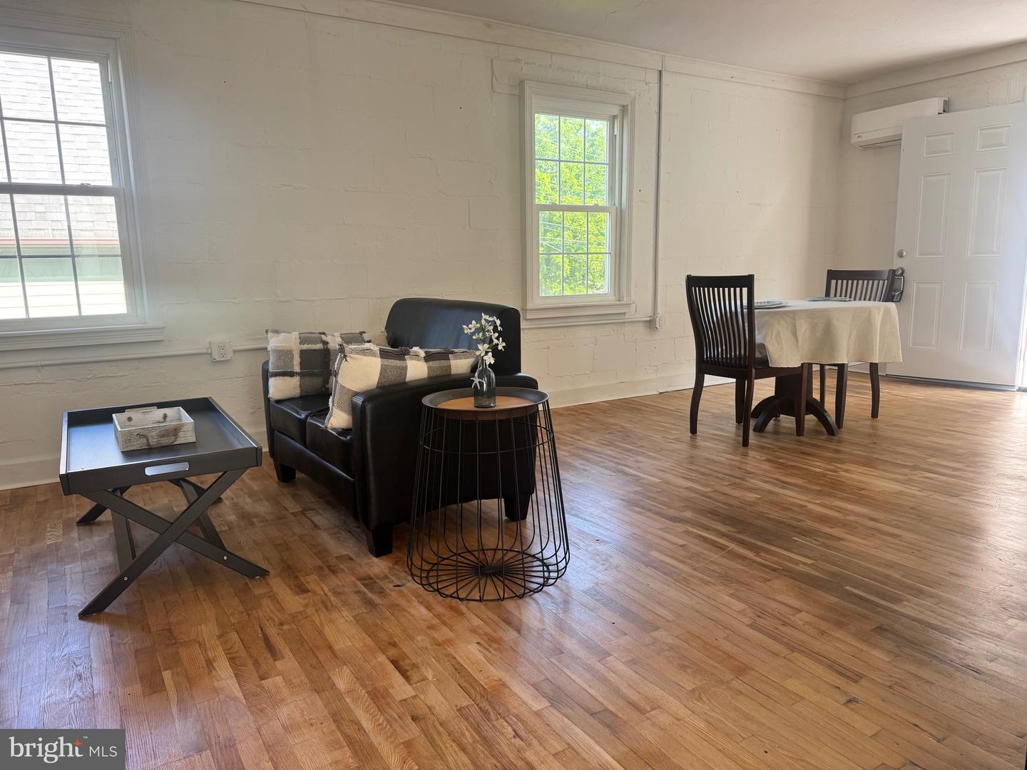 403 Market Property Photo 14