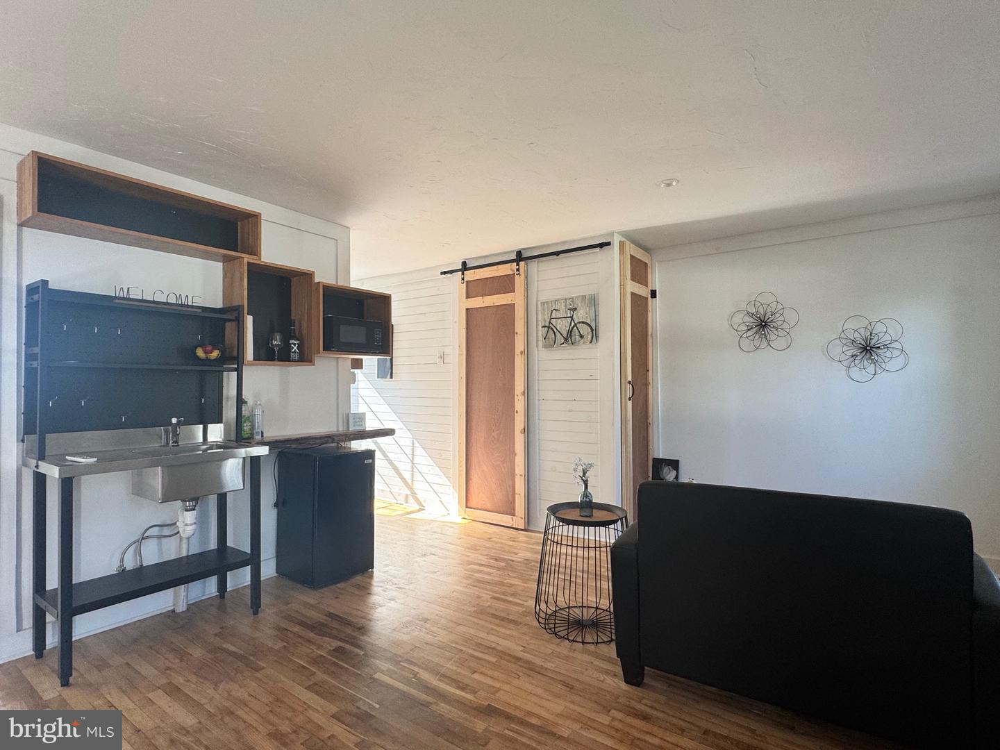 403 Market Property Photo 15