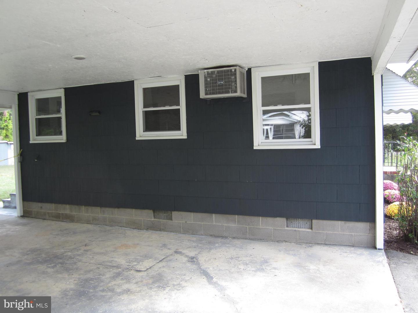 26606 Idlewild Rd Property Photo 3