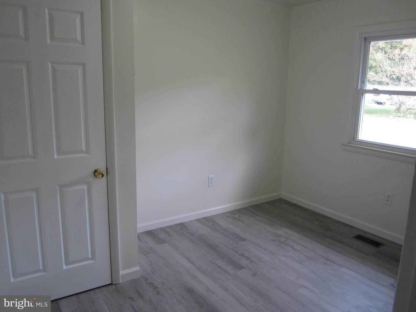 26606 Idlewild Rd Property Photo 15