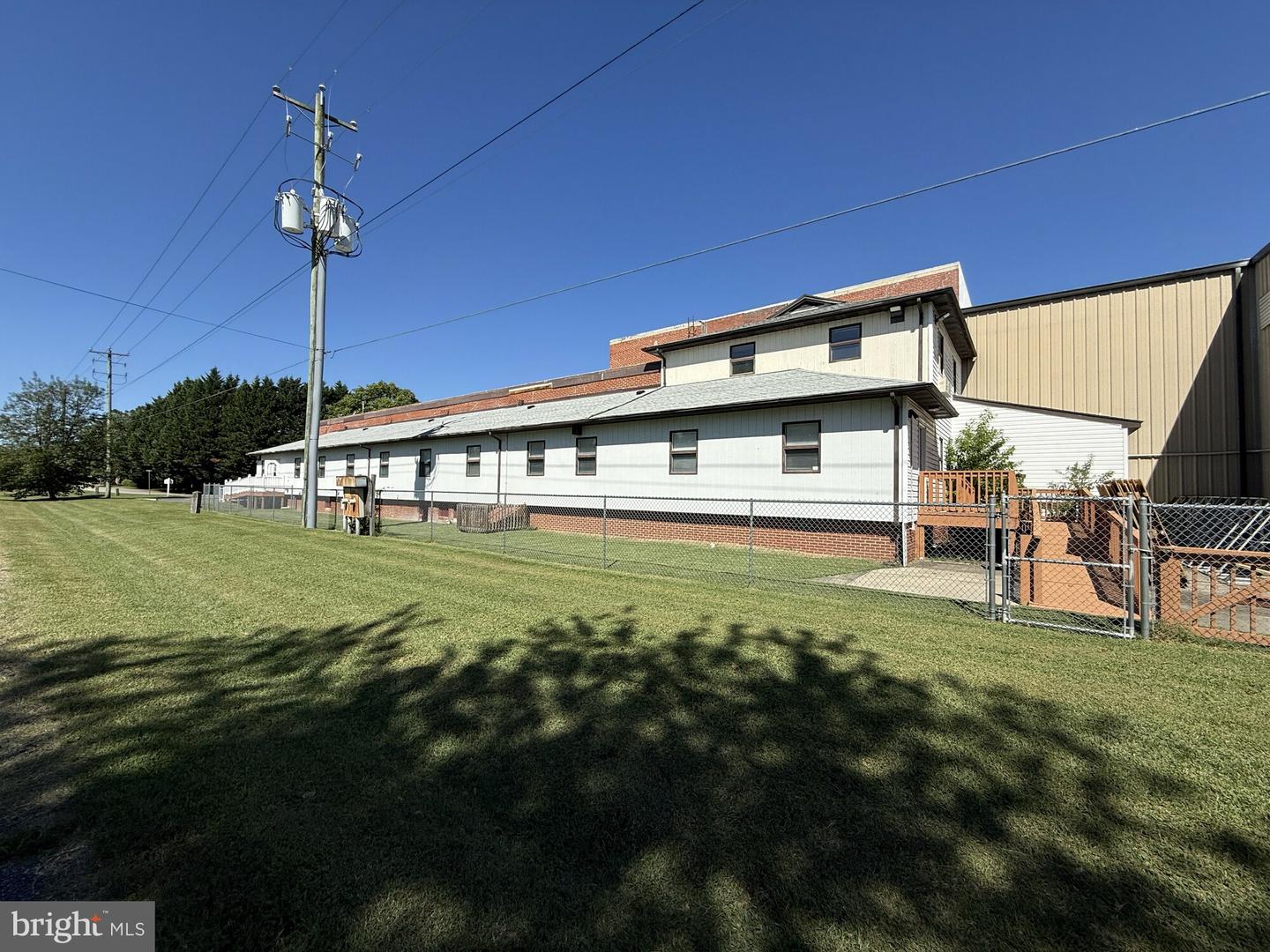 2 N Maple Property Photo 3