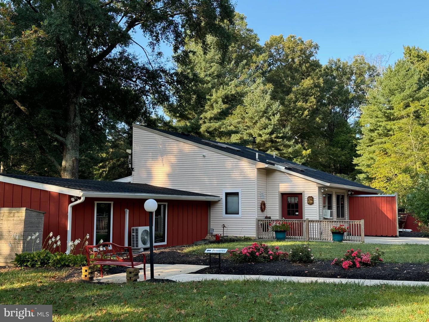 23629 Willow Pond Rd Property Photo 1