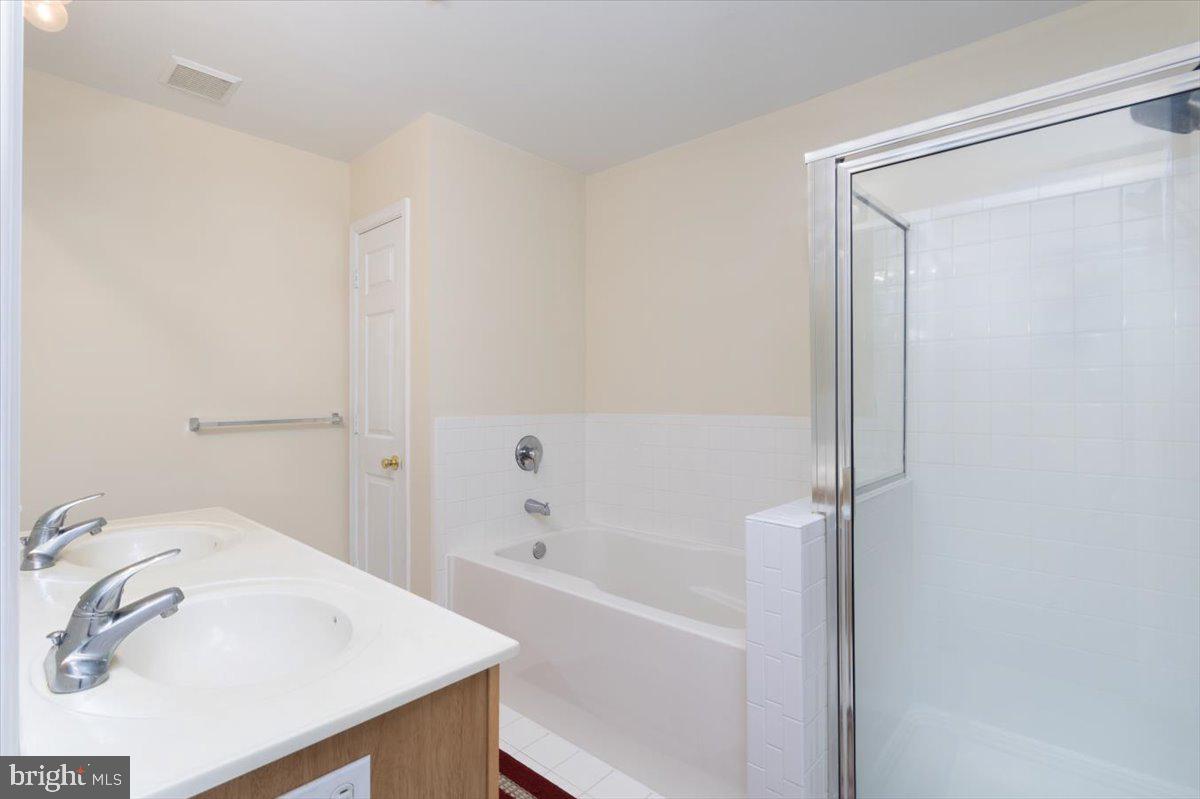 1204 Blue Heron Dr Property Photo 8