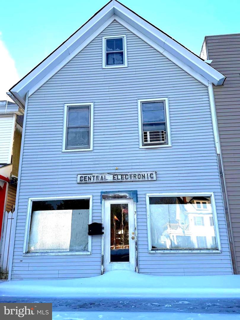 7 CENTRAL AVE Property Photo 1