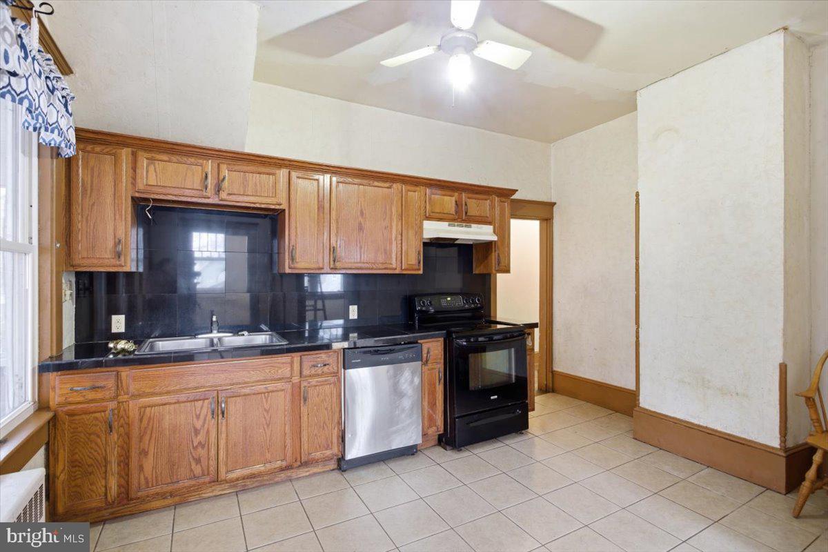 207 W Sunset Ave W Property Photo 2