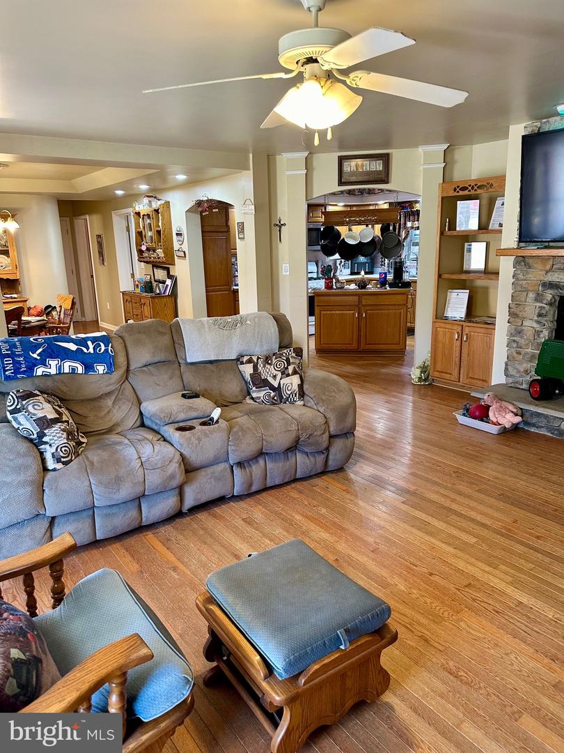 6401 Laurel Grove Rd Property Photo 12
