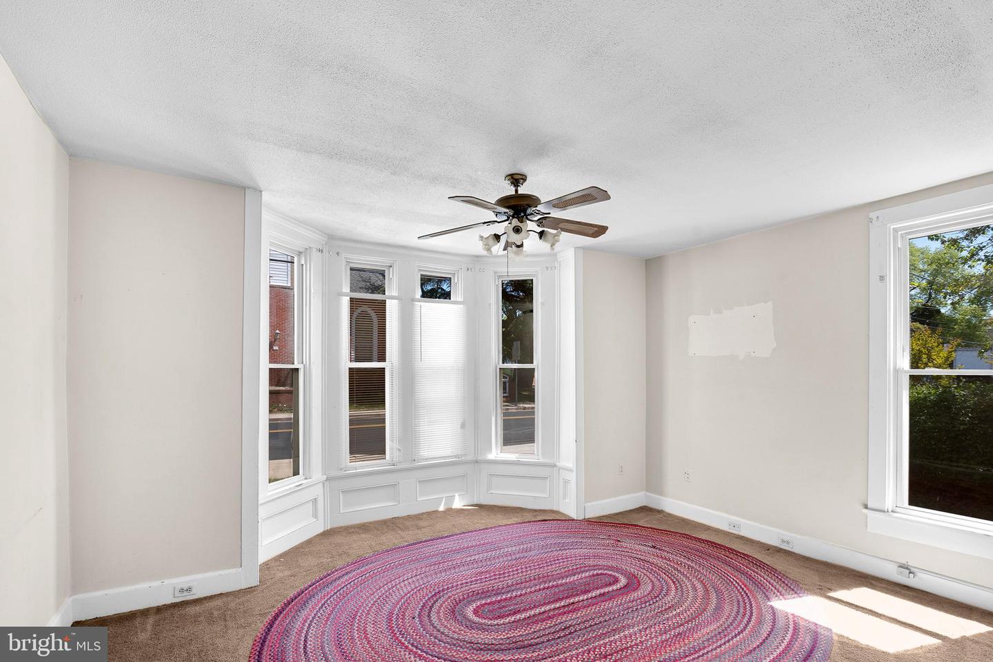 156 Main St Property Photo 3