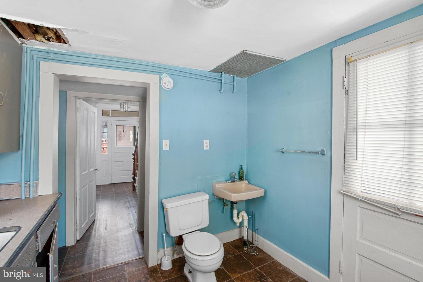 156 Main St Property Photo 7