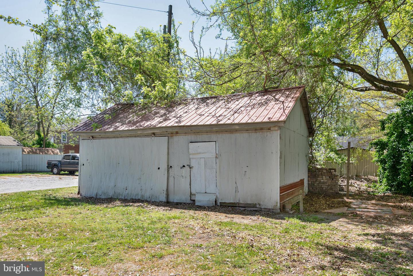156 Main St Property Photo 16