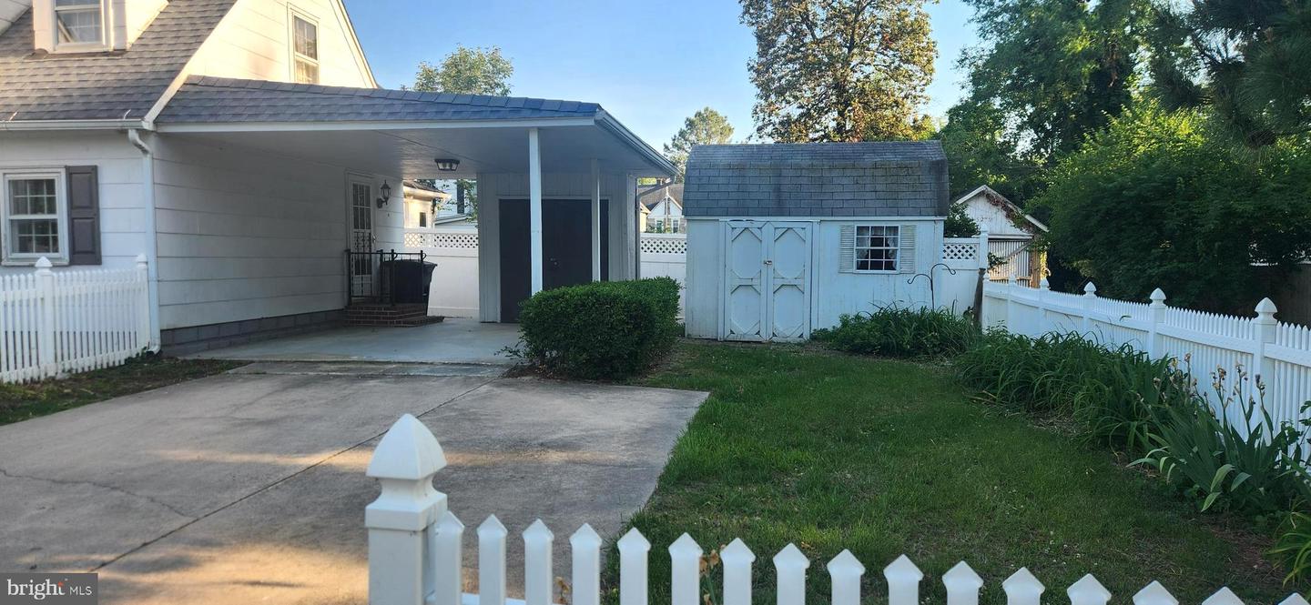 200 S. 2nd Property Photo 3