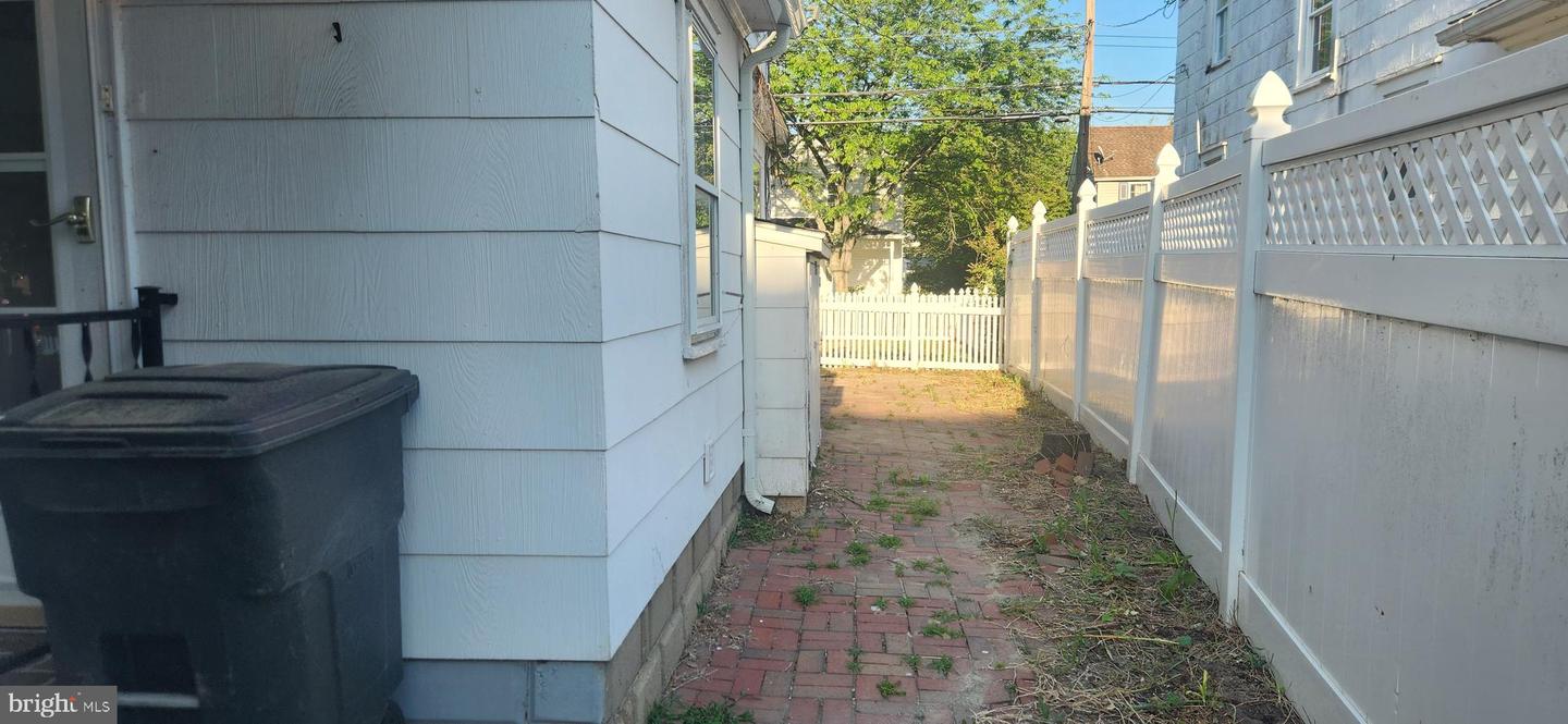 200 S. 2nd Property Photo 5