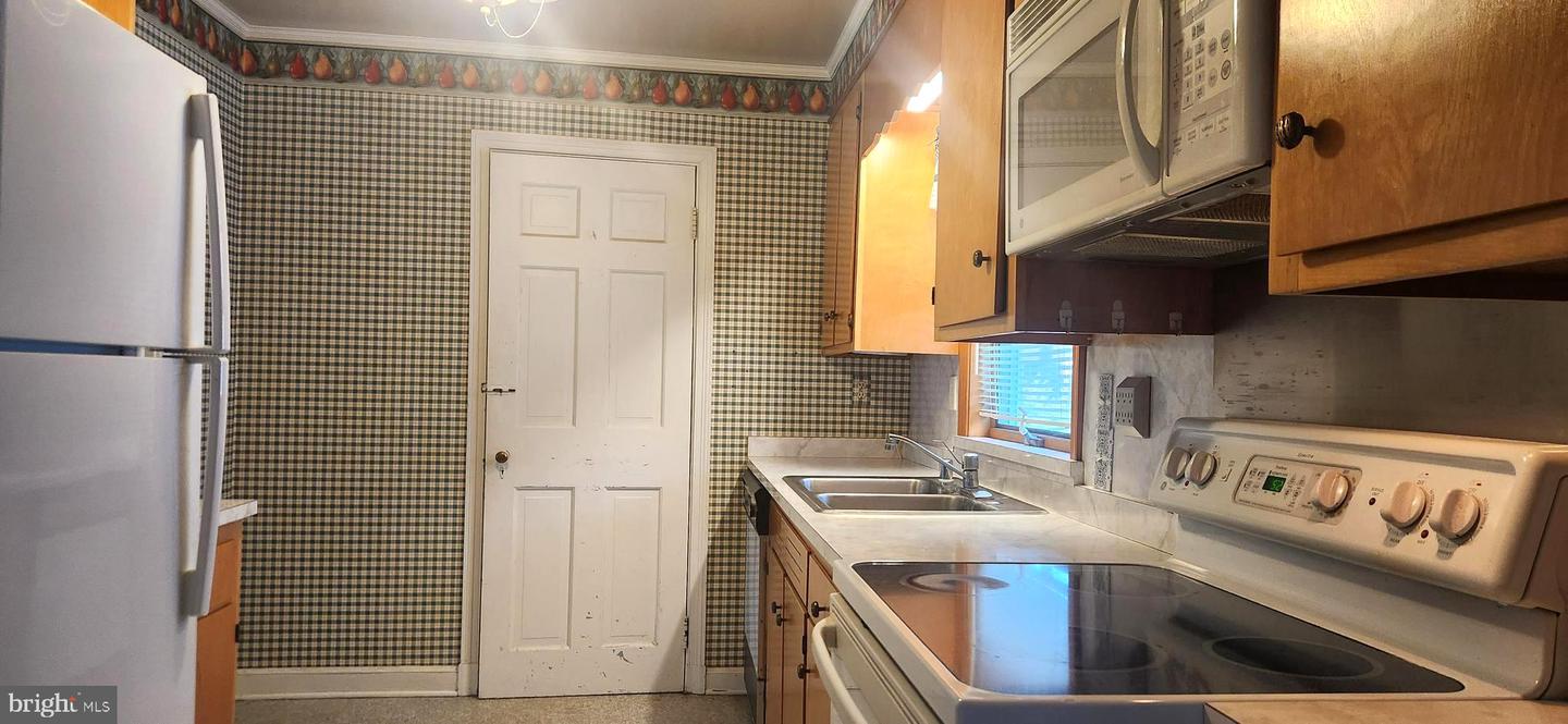 200 S. 2nd Property Photo 6