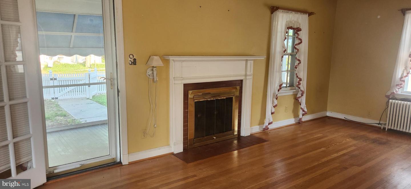 200 S. 2nd Property Photo 9