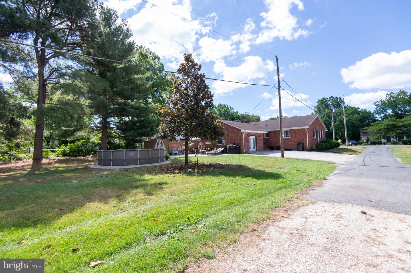 129 Bloomingdale Ave Property Photo 43