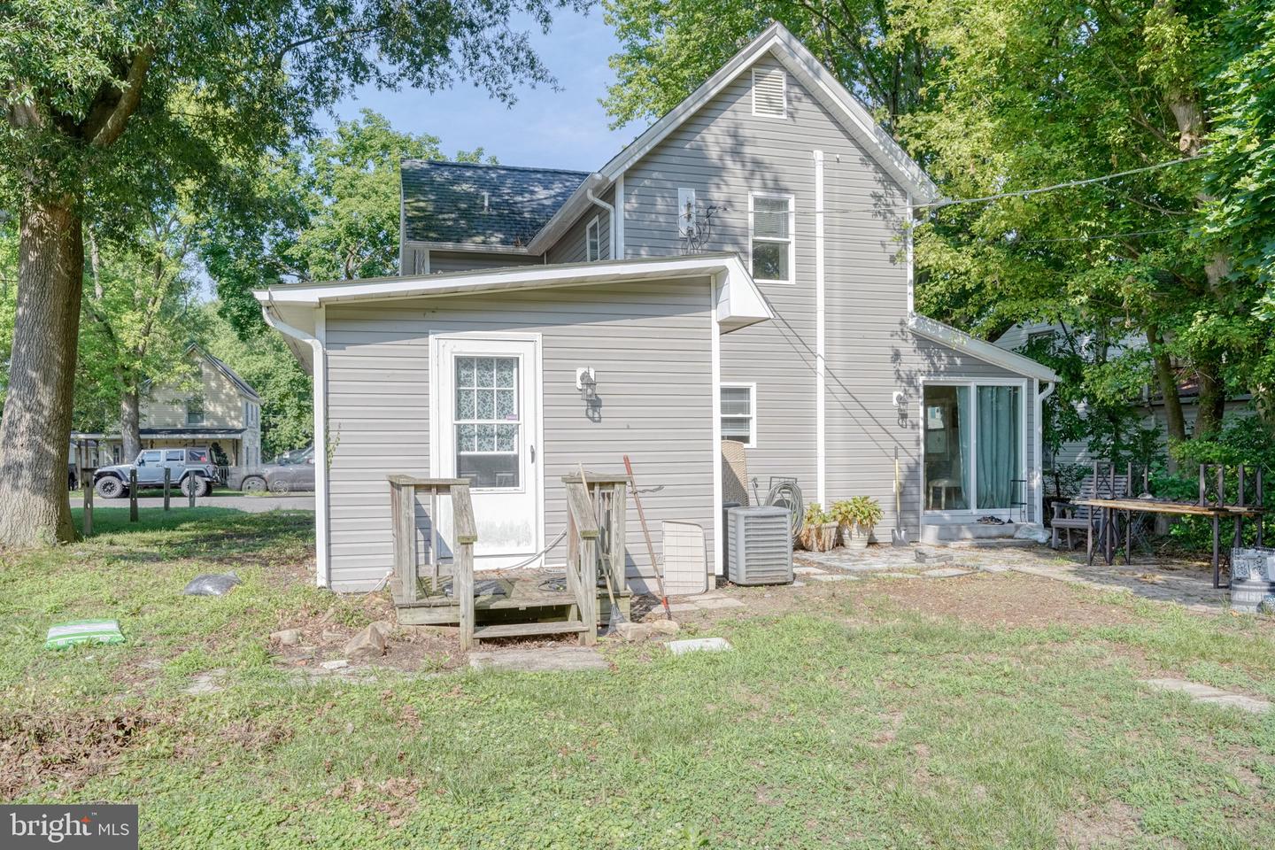 306 Caroline Ave Property Photo 19
