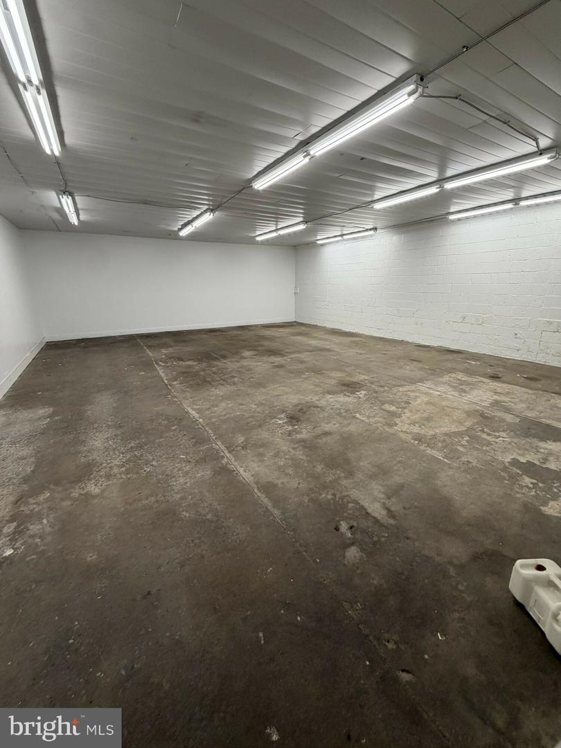 Railroad Ave Property Photo 22