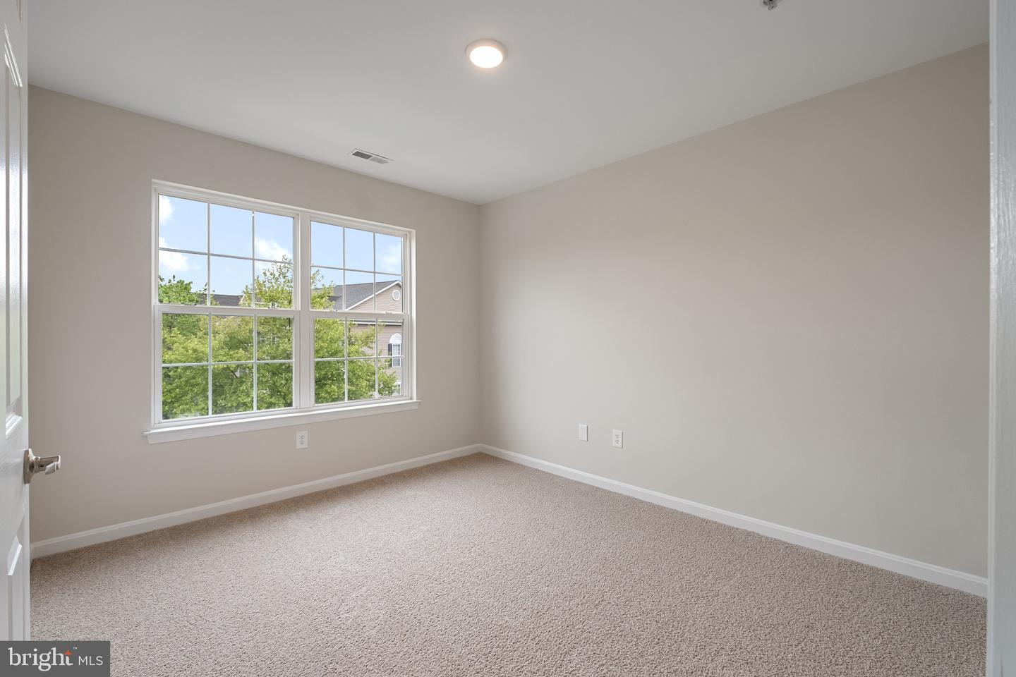 245 Briarwood Cir Property Photo 8