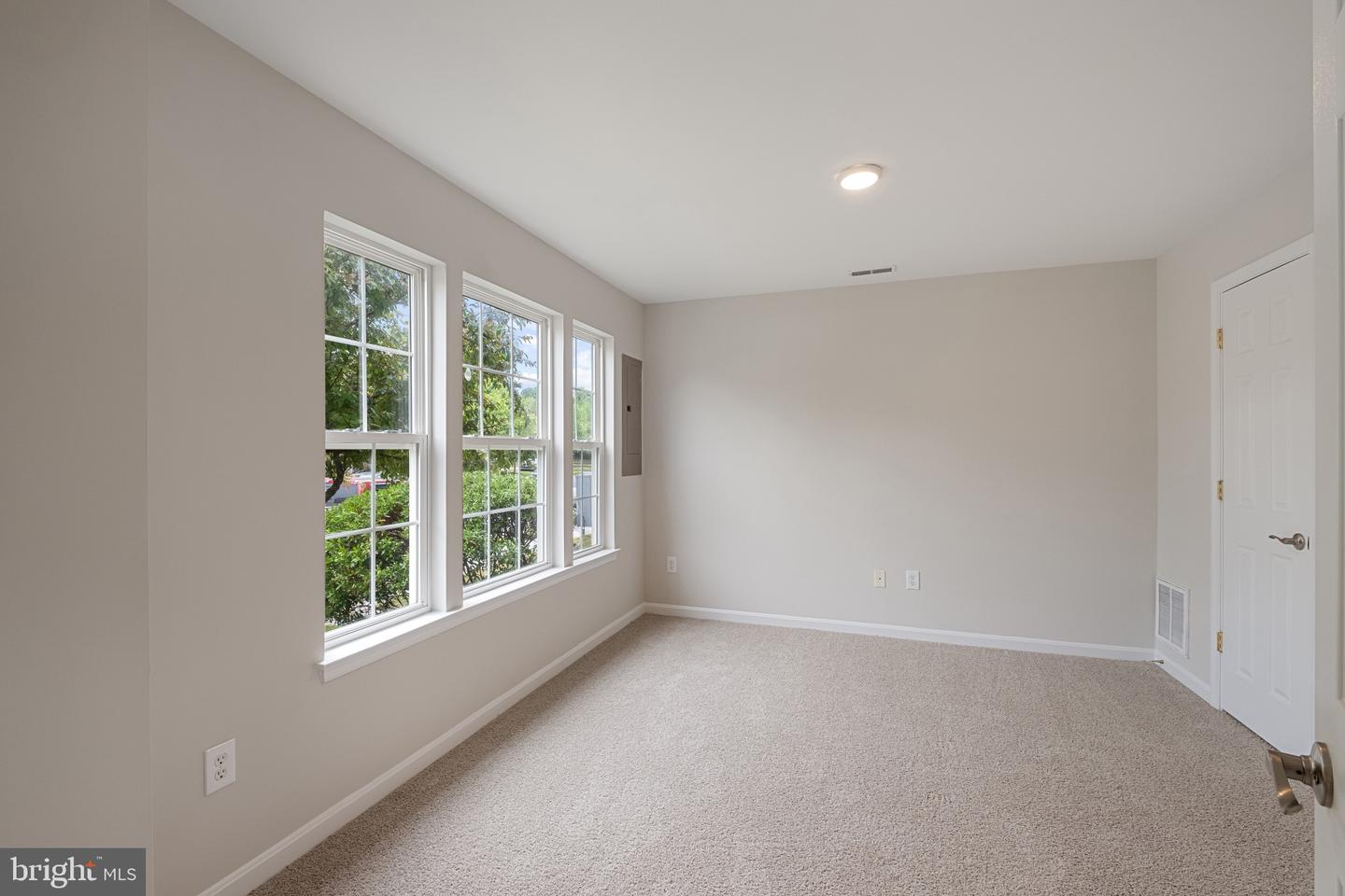 245 Briarwood Cir Property Photo 10