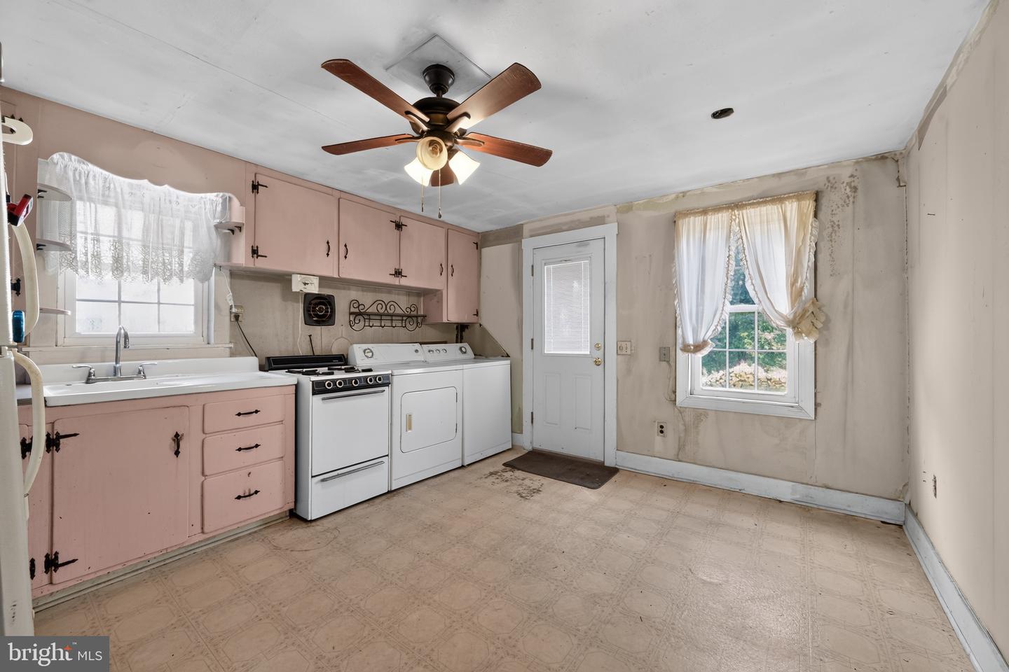 6132 Harmony Rd Property Photo 25