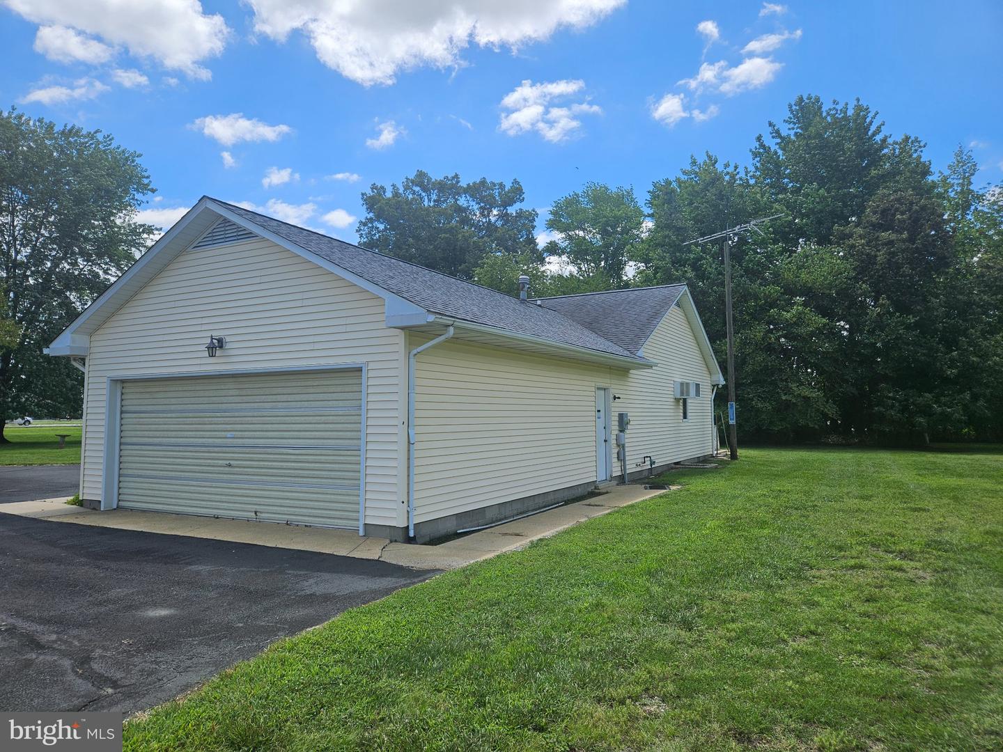 1120 Blades Farm Rd Property Photo 13
